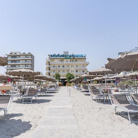 Hotel Byron Milano Marittima Kültér fotó