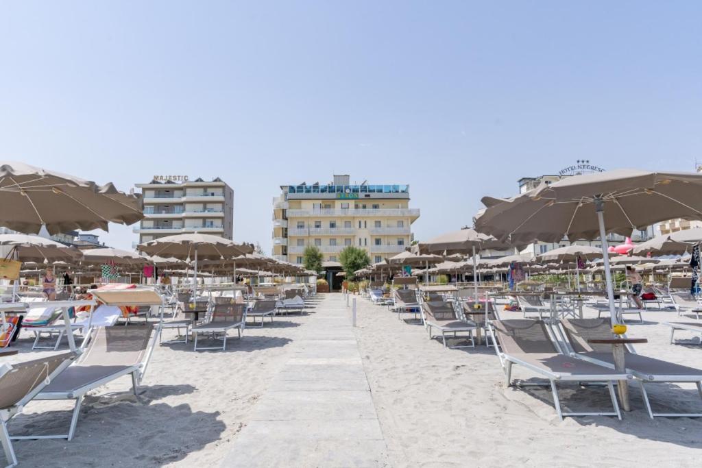 Hotel Byron Milano Marittima Kültér fotó