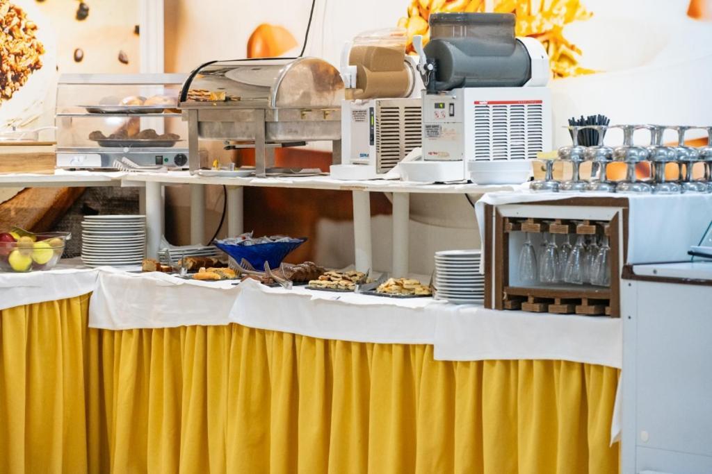 Hotel Byron Milano Marittima Kültér fotó