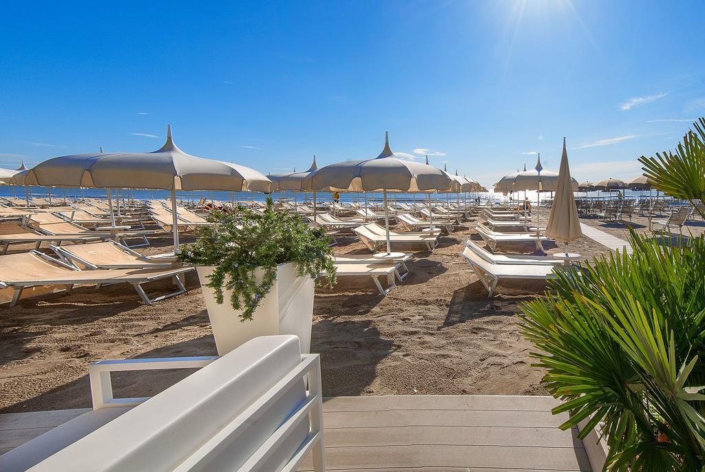 Hotel Byron Milano Marittima Kültér fotó