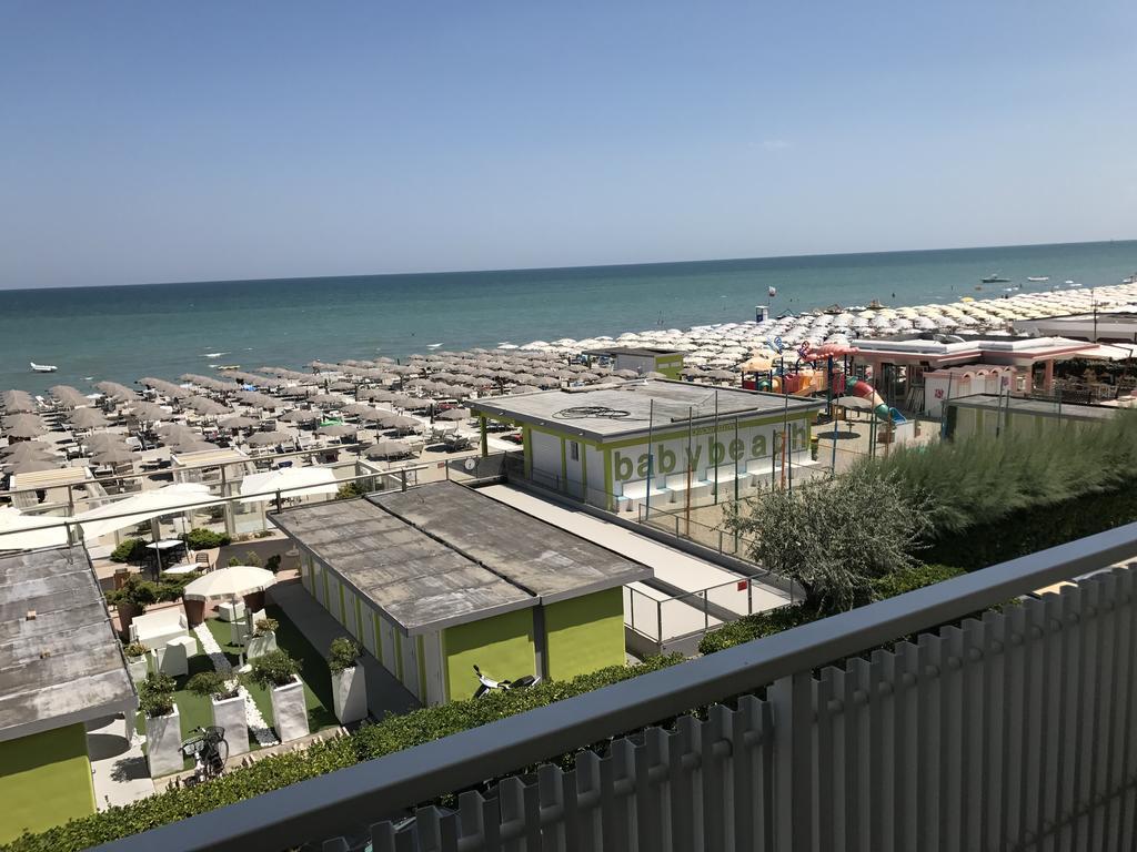 Hotel Byron Milano Marittima Kültér fotó