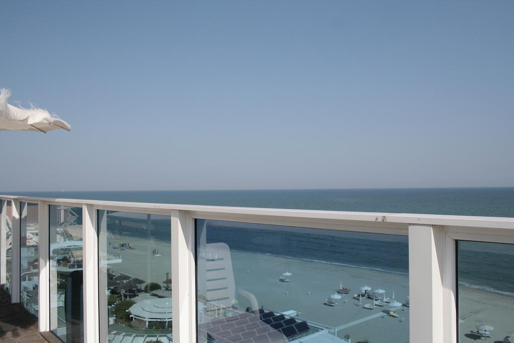Hotel Byron Milano Marittima Kültér fotó