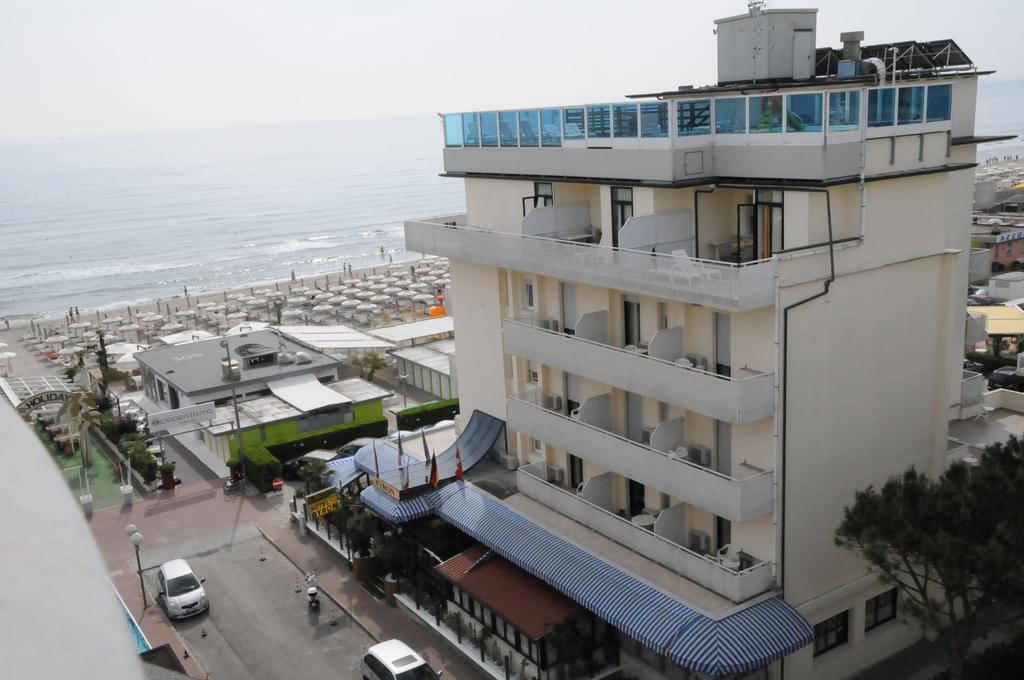 Hotel Byron Milano Marittima Kültér fotó