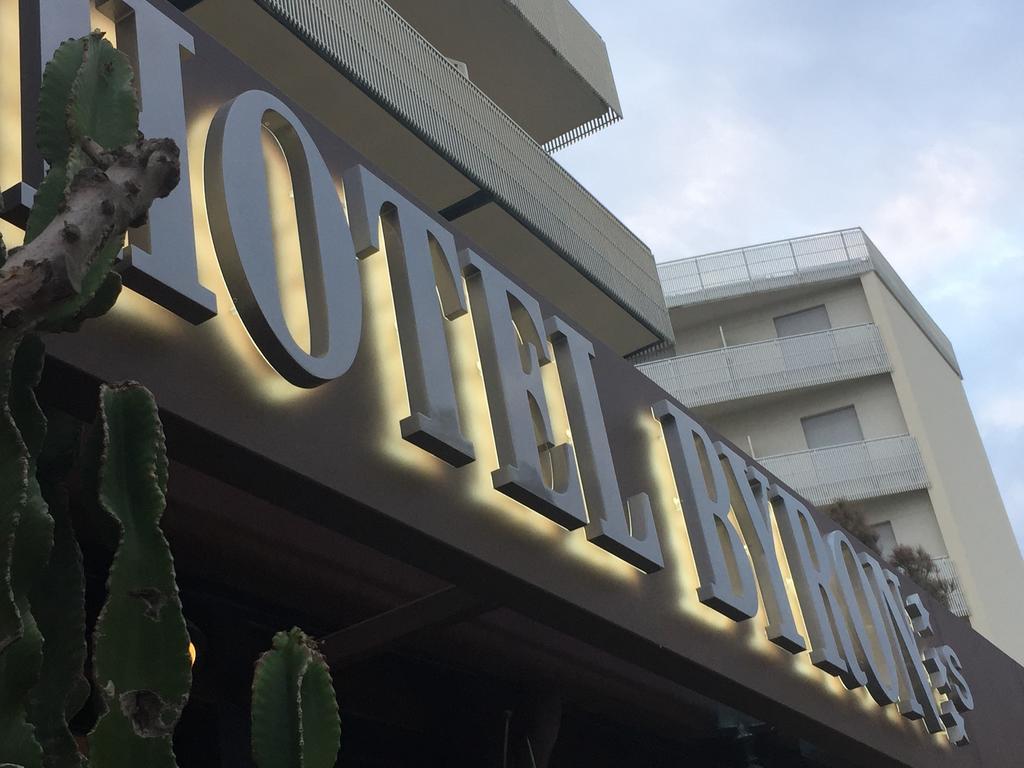 Hotel Byron Milano Marittima Kültér fotó