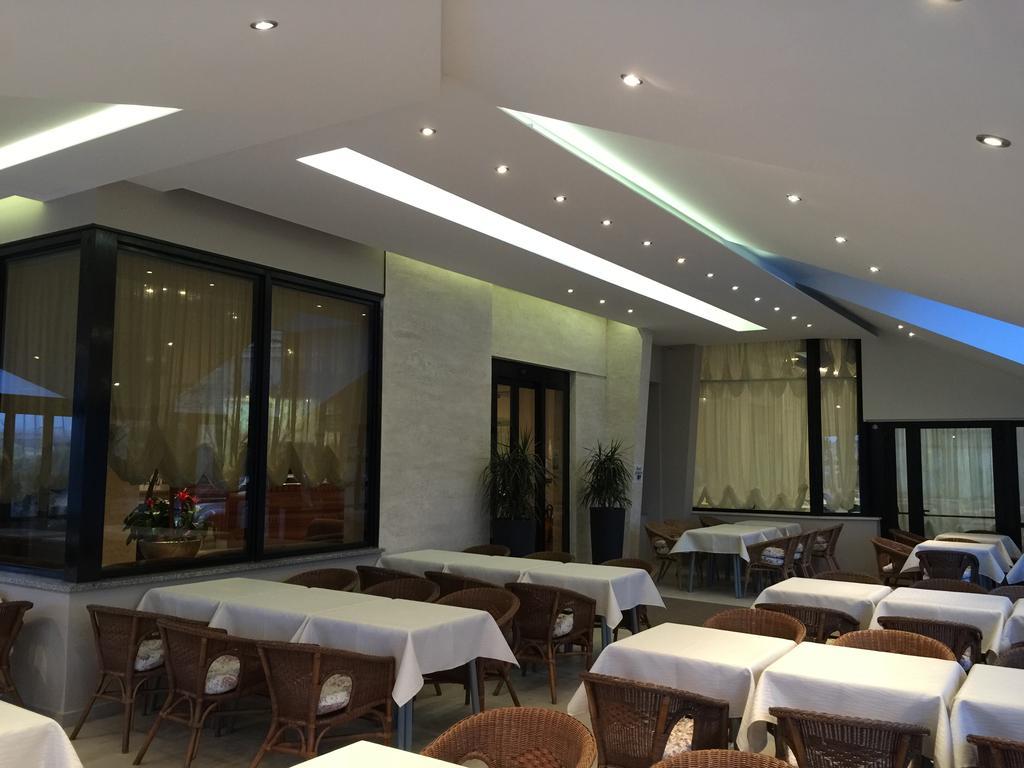 Hotel Byron Milano Marittima Kültér fotó