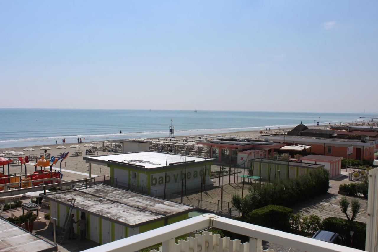 Hotel Byron Milano Marittima Kültér fotó