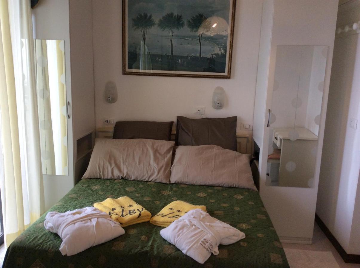 Hotel Byron Milano Marittima Kültér fotó