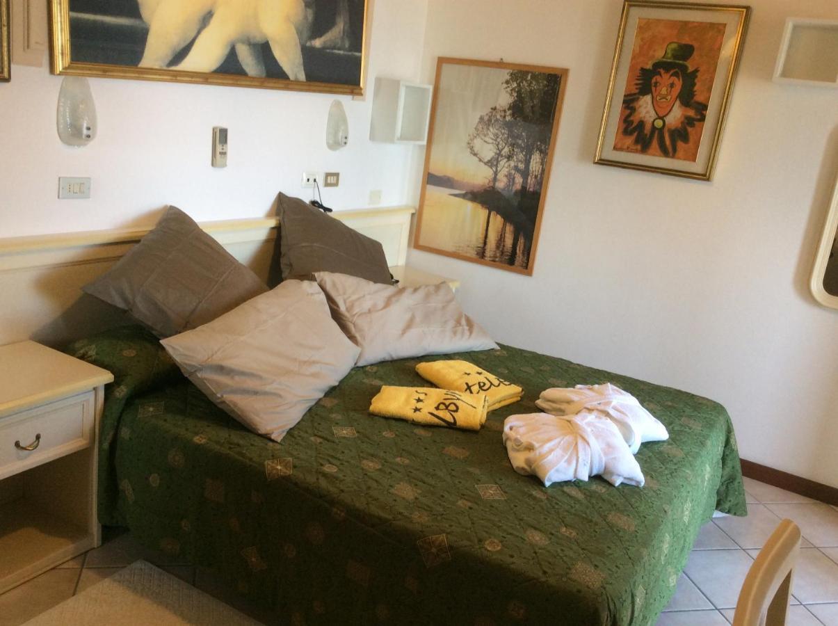 Hotel Byron Milano Marittima Kültér fotó